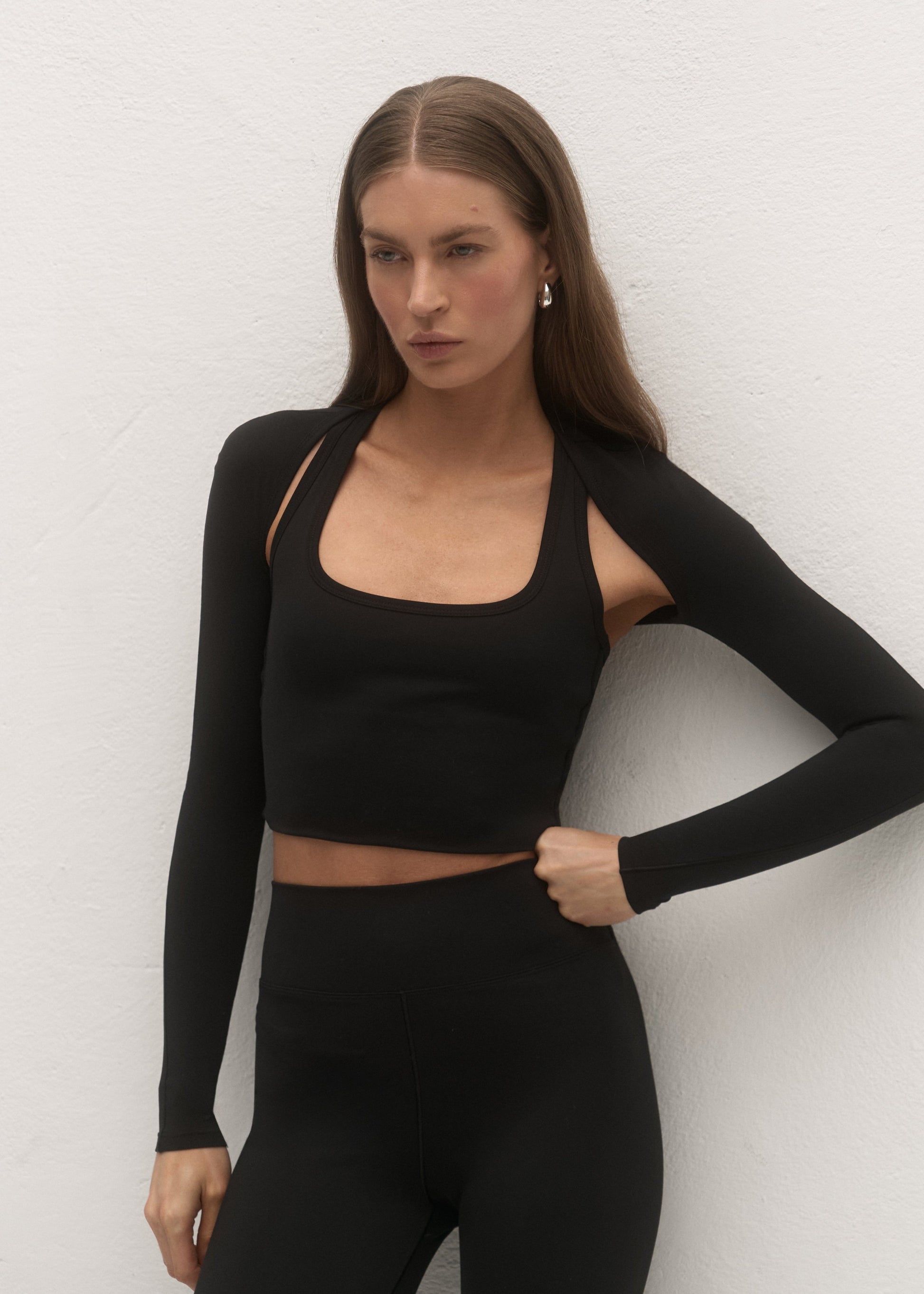 SPORTOWY TOP FLOW BLACK LECOLLET