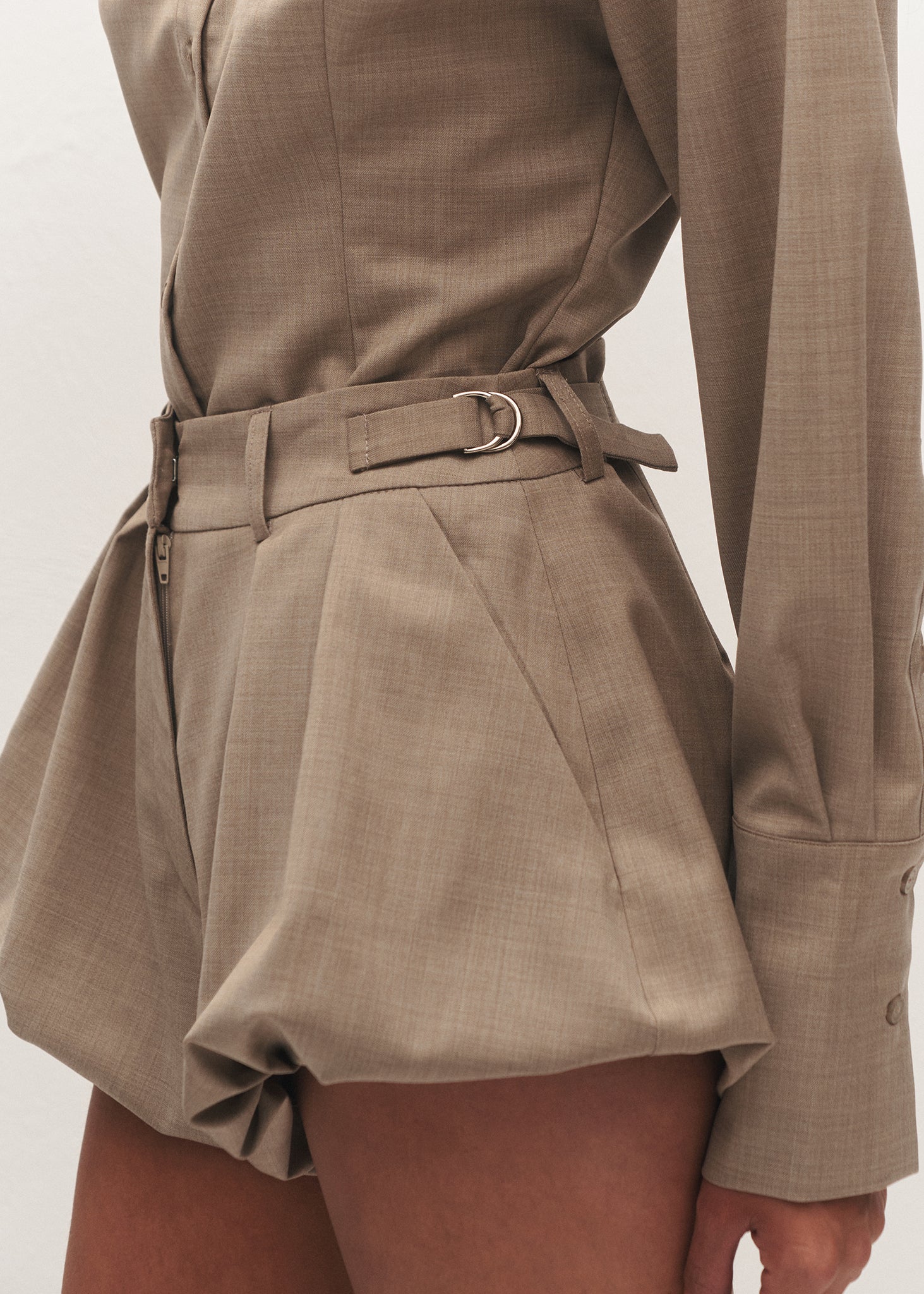 RAVENA BEIGE SHORTS