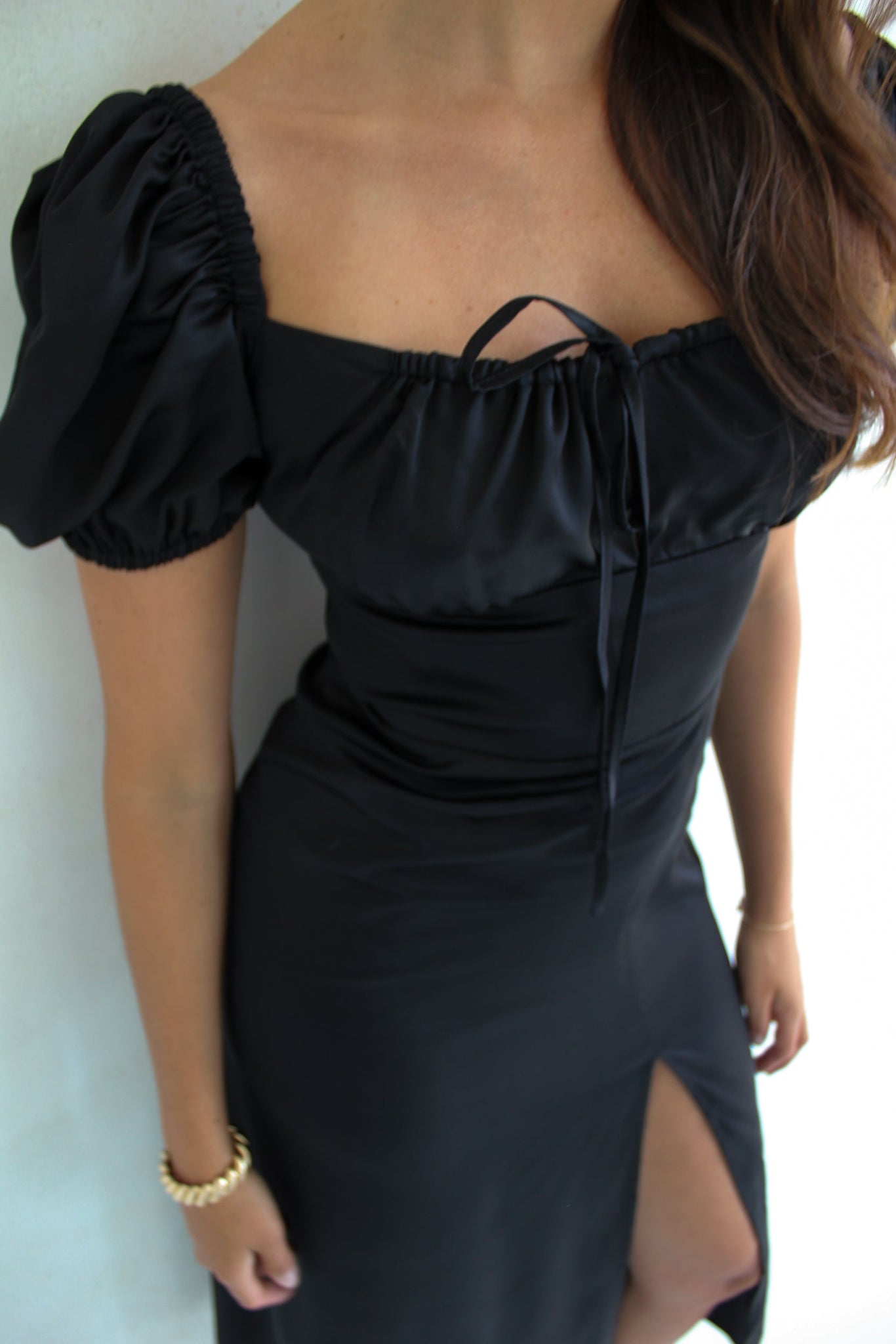 SUKIENKA JULITA ROMANTIC BLACK SATIN LECOLLET