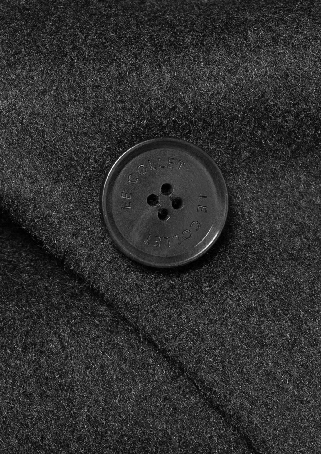 AVALLON BLACK LeCollet